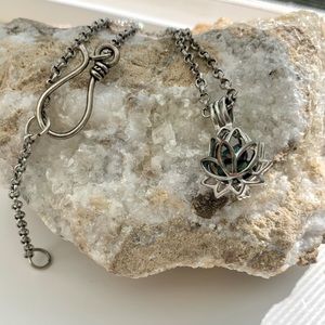 Lotus crystal necklace 🌈